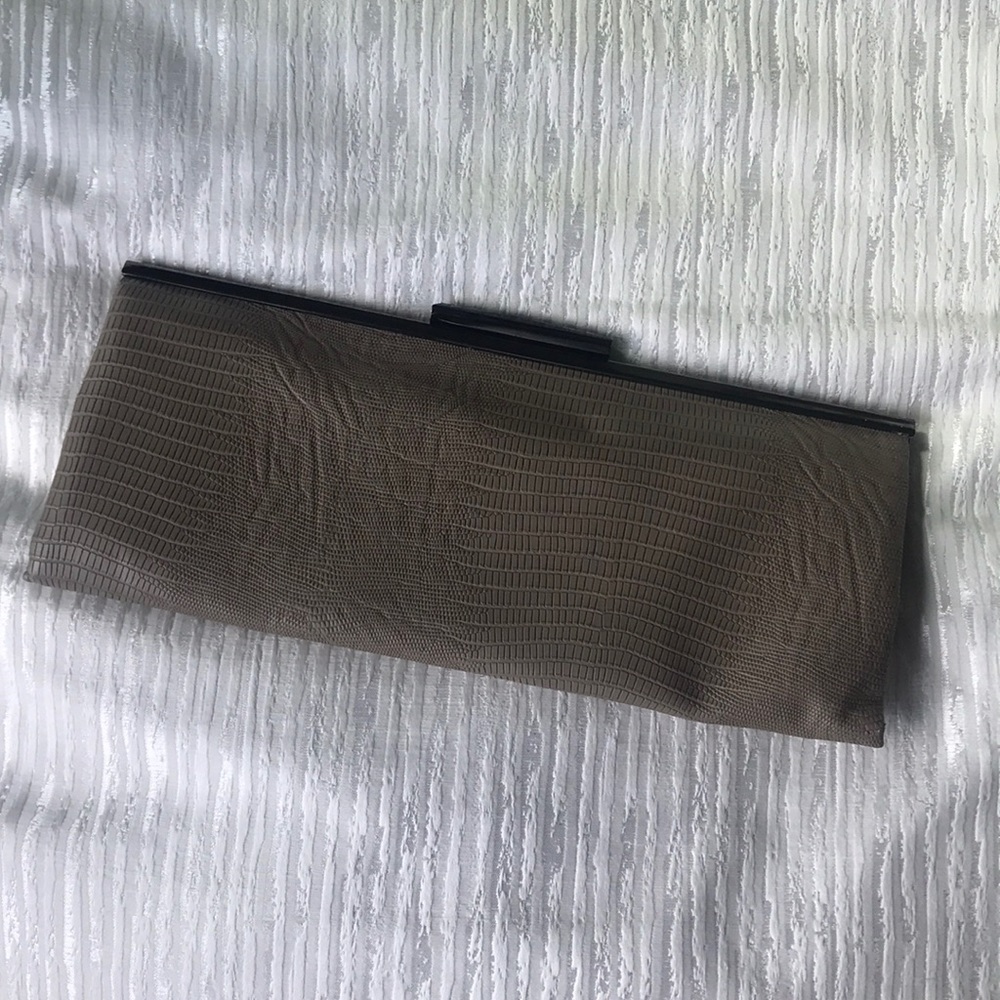 Glint Clutch only used once!